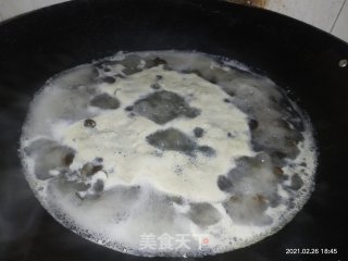 田螺鸭脚煲的做法步骤：2