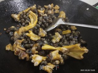 田螺鸭脚煲的做法步骤：10