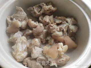 猪脚焖黄豆的做法步骤：3