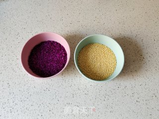 双色糯米蒸饭的做法步骤：1