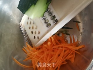 手撕鸡丝的做法步骤：2