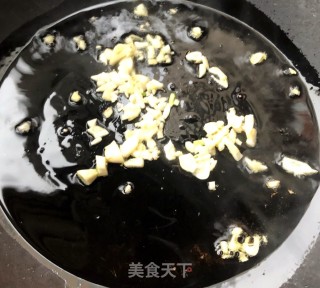 黄瓜胡萝卜炒腊肠的做法步骤：5
