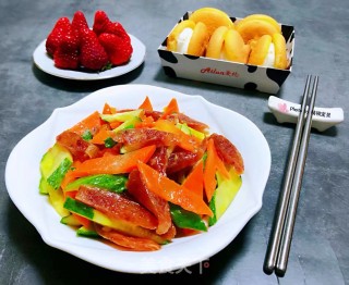 黄瓜胡萝卜炒腊肠的做法步骤：11