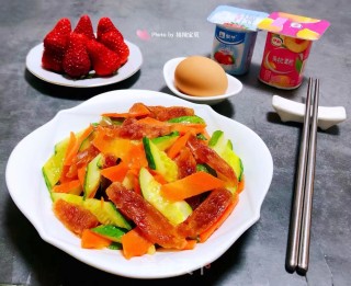 黄瓜胡萝卜炒腊肠的做法步骤：13