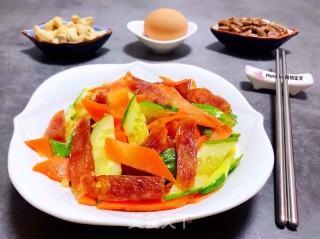 黄瓜胡萝卜炒腊肠的做法步骤：15