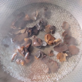 清炒素菜的做法步骤：1