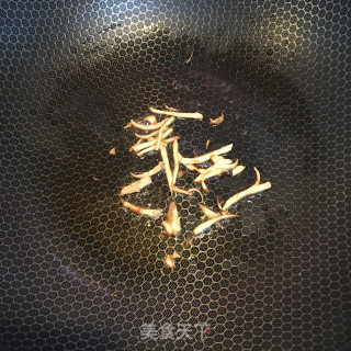 牛肉炒莴笋的做法步骤：4