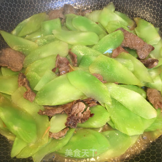 牛肉炒莴笋的做法步骤：7