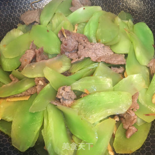 牛肉炒莴笋的做法步骤：8