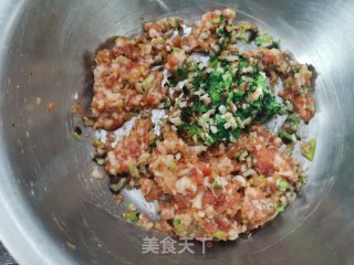 猪肉香菇馄饨的做法步骤：2