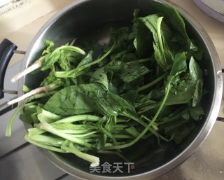 菠菜鸡肉汤的做法步骤：4