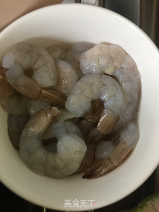 黑椒海鲜粉丝煲的做法步骤：4