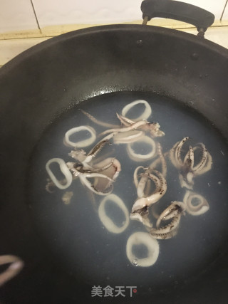 黑椒海鲜粉丝煲的做法步骤：6