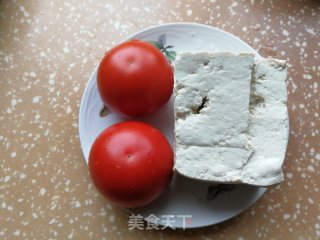 番茄虾仁炖豆腐的做法步骤：1