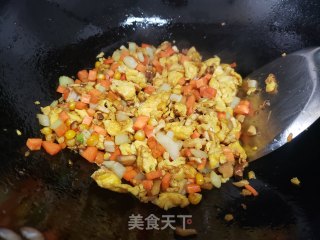 鹅蛋炒米饭的做法步骤：4