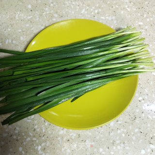 韭菜炒蚕豆的做法步骤：5