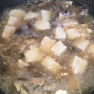 菌菇豆腐汤的做法步骤：4