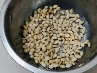 松仁炒时蔬的做法步骤：4