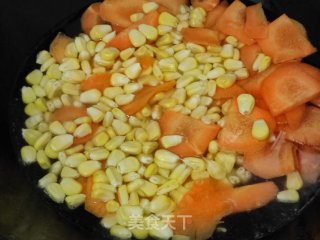 松仁炒时蔬的做法步骤：5
