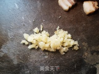 腊肉炒柚子皮的做法步骤：5