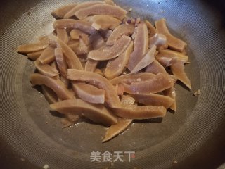 腊肉炒柚子皮的做法步骤：10