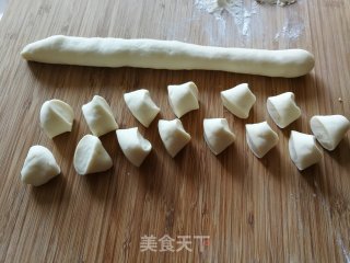香芹荸荠鲜肉饺子的做法步骤：8