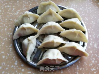香芹荸荠鲜肉饺子的做法步骤：11