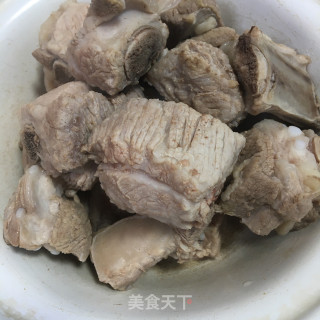 糖醋排骨的做法步骤：2