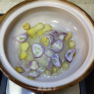 金针菇牛肉煲的做法步骤：5