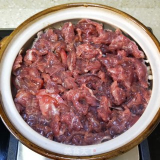 金针菇牛肉煲的做法步骤：8