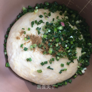 葱香油饼的做法步骤：4