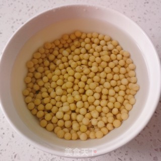 排骨黄豆汤的做法步骤：1