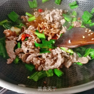 蒜苗炒牛肉的做法步骤：9
