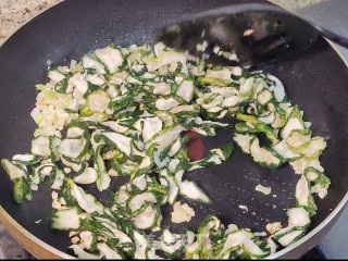 黄瓜干炒肉末的做法步骤：7