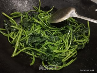 清炒地瓜苗的做法步骤：5