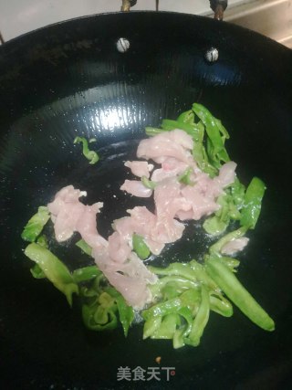 鲜百合炒鸡胸肉的做法步骤：7