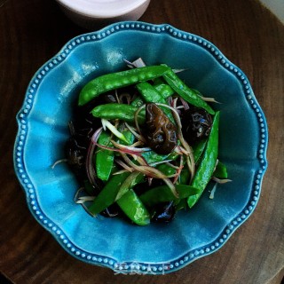 洋葱木耳拌荷兰豆的做法步骤：7