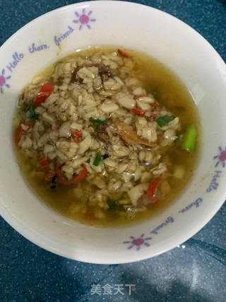 鲜鱿鱼蒸粉丝的做法步骤：1