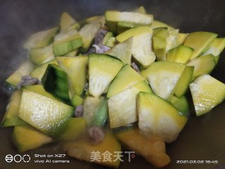 肉片烧小南瓜的做法步骤：4