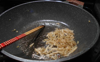 咸肉咸菜四季豆的做法步骤：5