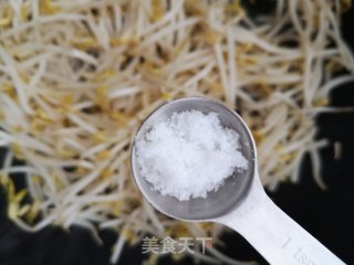 韭菜炒绿豆芽的做法步骤：5