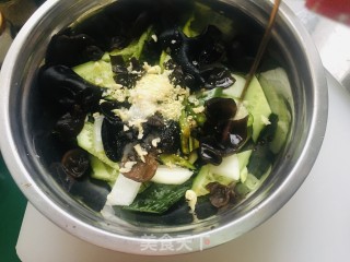 炝拌青瓜木耳的做法步骤：6