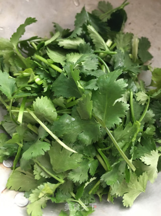 墨鱼丸黄心白快手汤的做法步骤：4