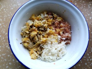 蟹粉馄饨的做法步骤：4