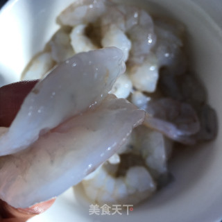 咖喱虾仁盖饭的做法步骤：2