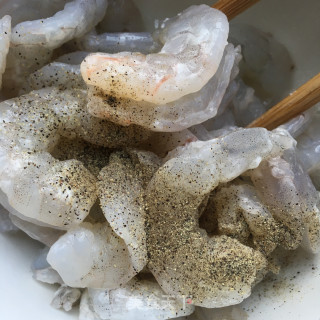 咖喱虾仁盖饭的做法步骤：3