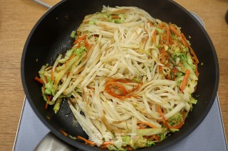 素炒饼的做法步骤：8