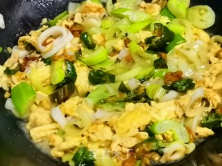 辣椒大葱炒鸡蛋的做法步骤：7