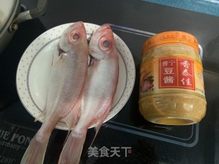 蒸鱼冷吃的做法步骤：1