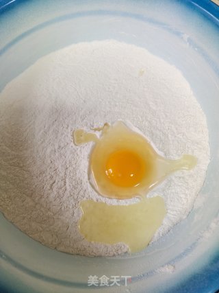 家庭制作油条的做法步骤：1